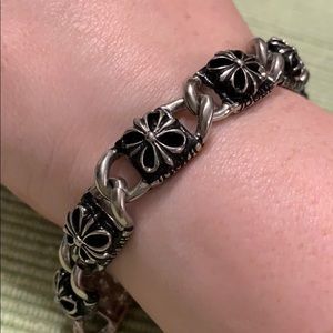Stainless steel flower bracelet